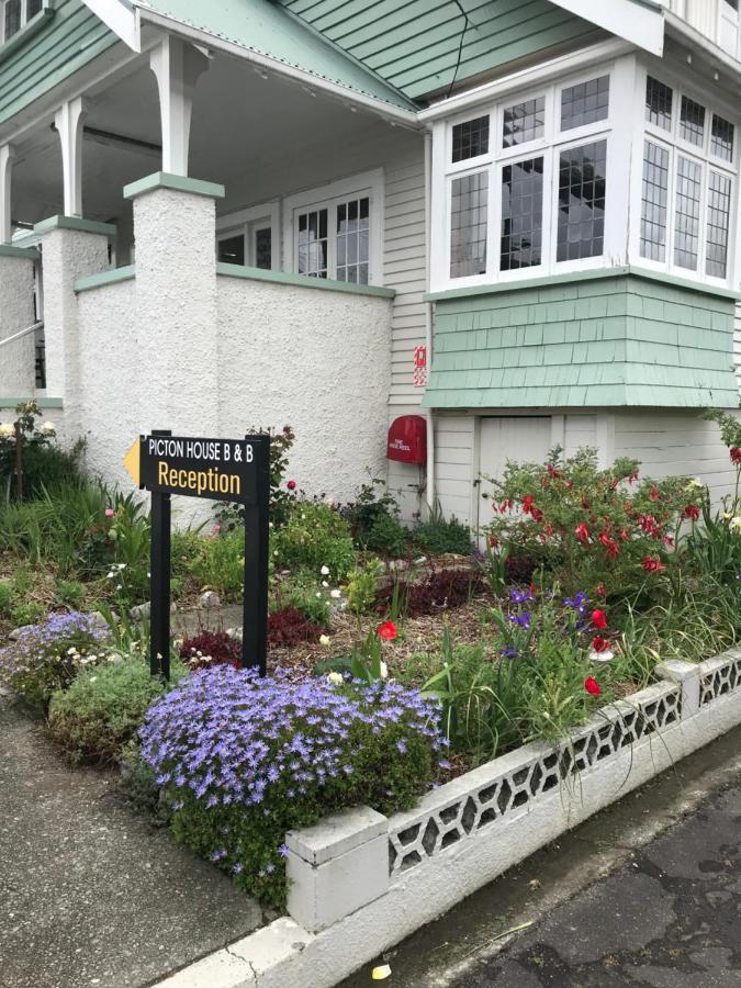 Picton House B&B And Motel Bed & Breakfast